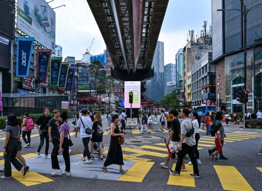 “亚洲四小虎”的繁荣，为何只是无根浮萍？因为那场繁荣是一场“借来的春天”，跳过了