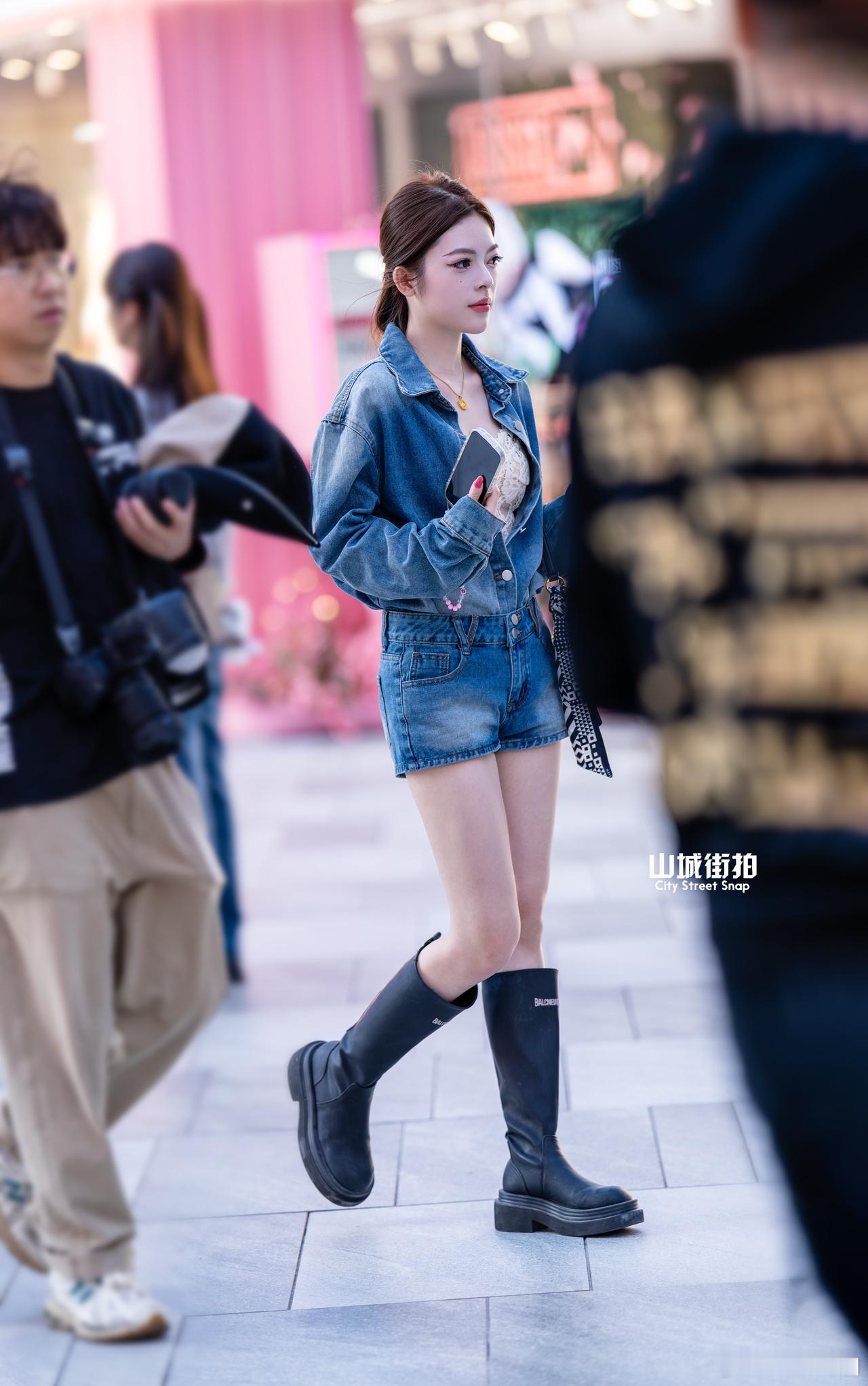 最近很适合来重庆旅游，不过就是光照少了点~ 