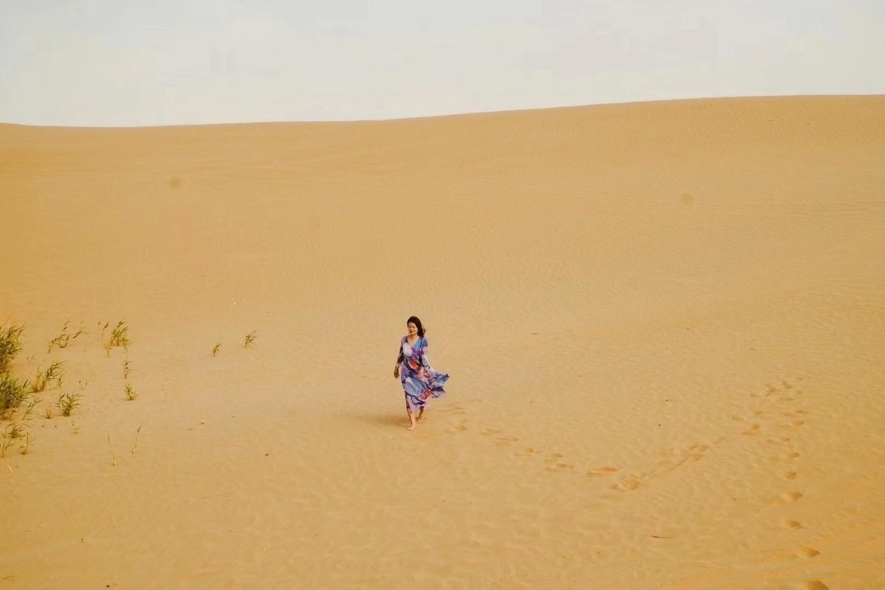 “春尽杂芳歇，立夏物华新。”今天是廿四节气立夏，愿清风暖阳，常伴日常。