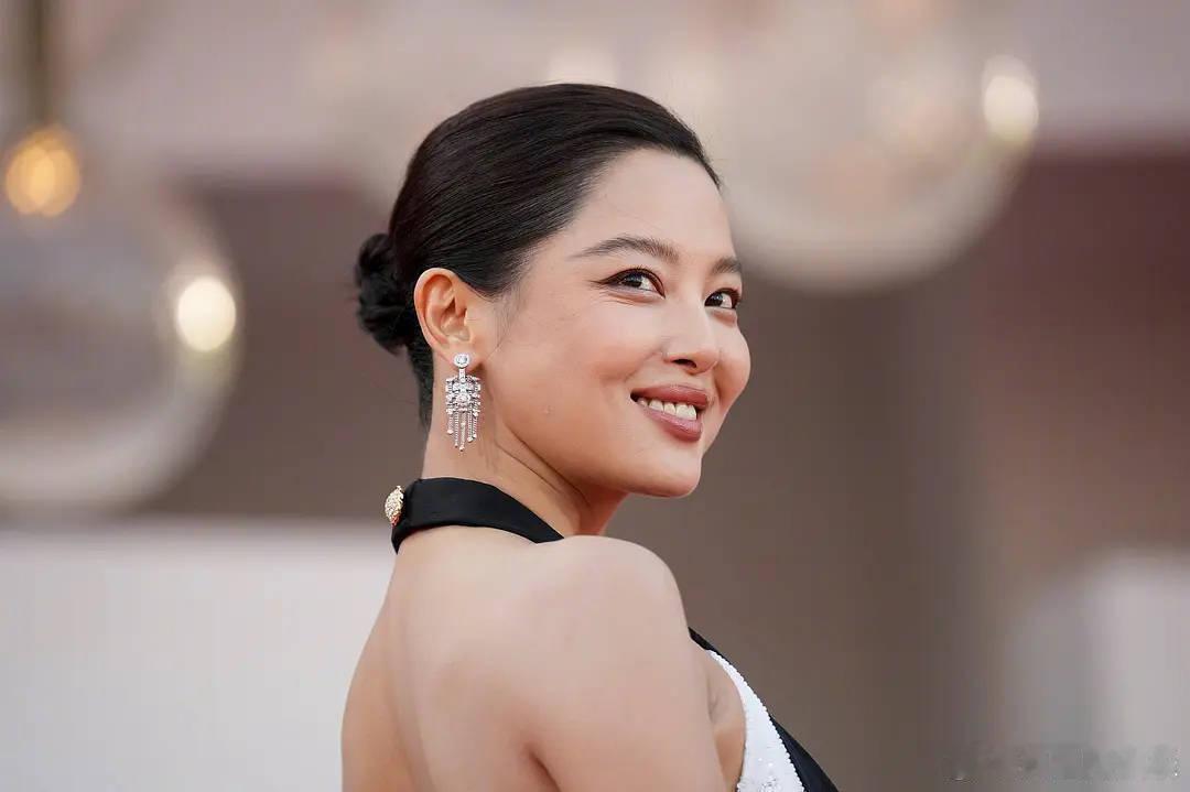 辛芷蕾威尼斯获奖后首部电影辛芷蕾新片演黄柳霜据Deadline报道，辛芷蕾将饰演