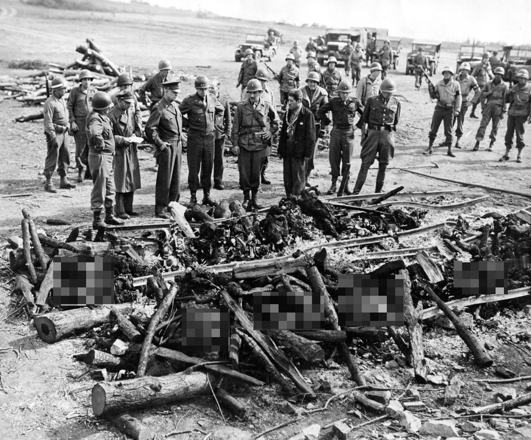 1945年4月12日，德怀特·艾森豪威尔走进奥尔德鲁夫集中营，随即呕吐起来。这是
