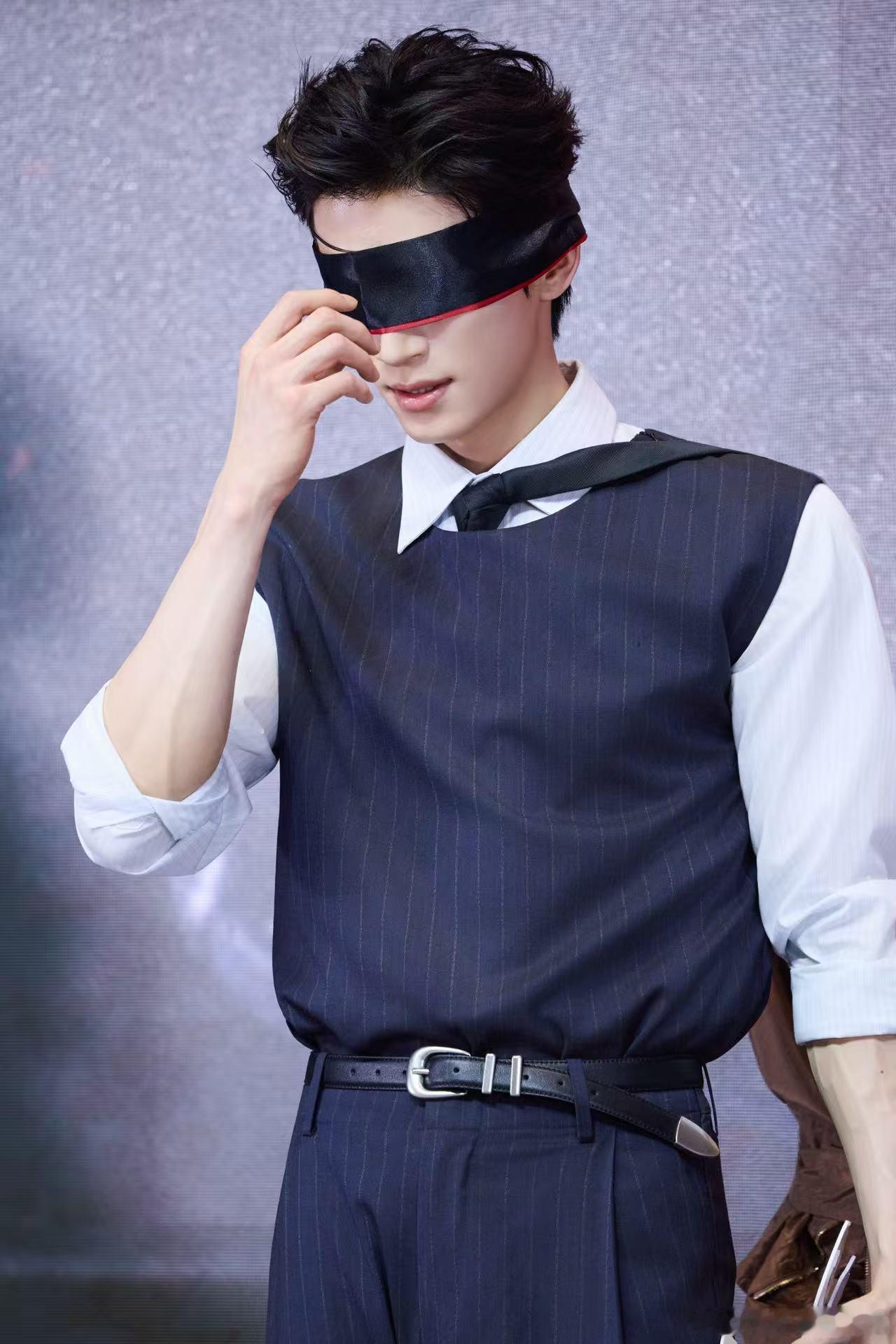 王星越工作室土味情话谁能拒绝追剧团里帅得权威的王星越！《唐宫奇案》越看越上头，萧