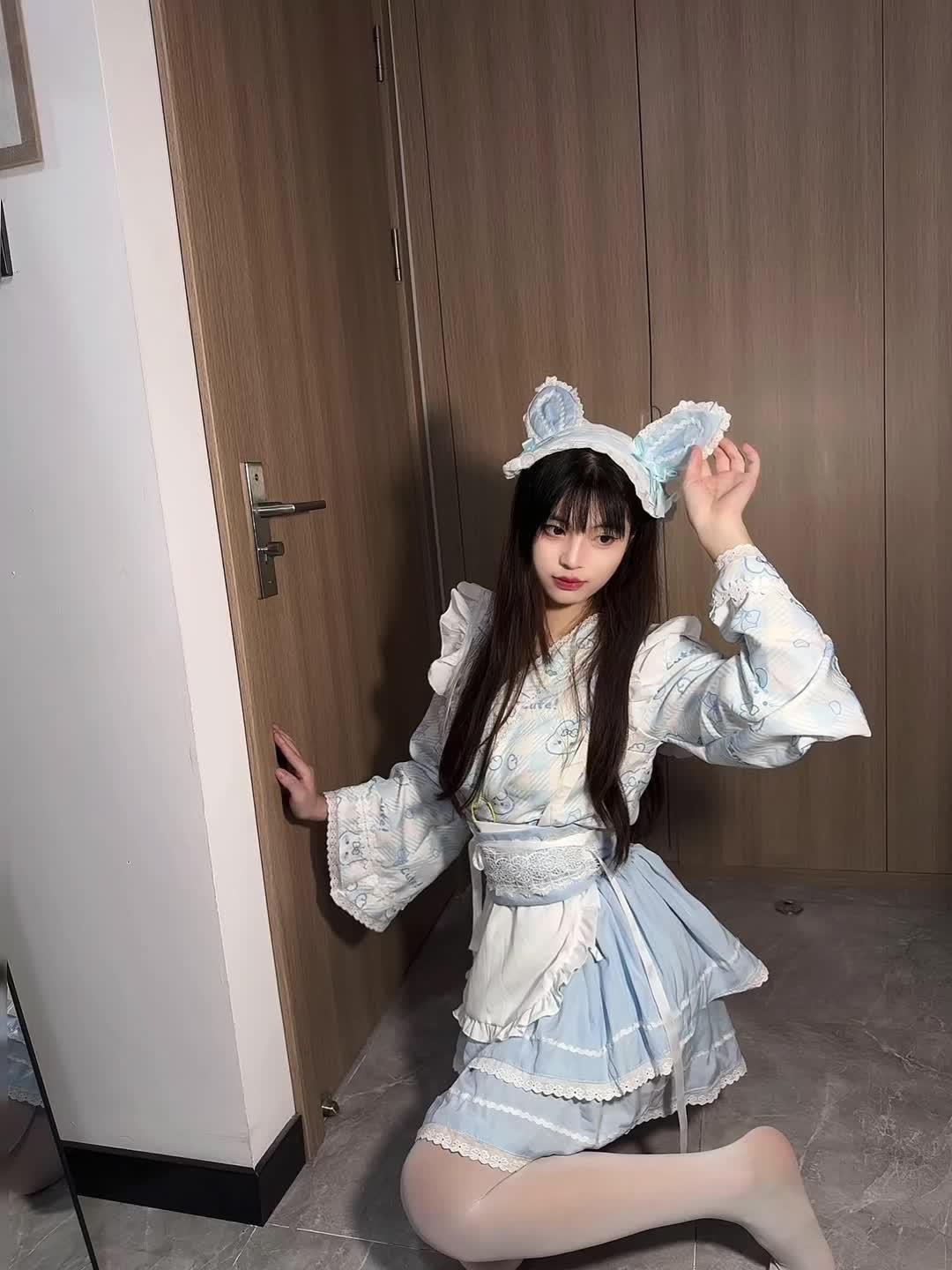 那你呢凌晨不睡在想什么呢