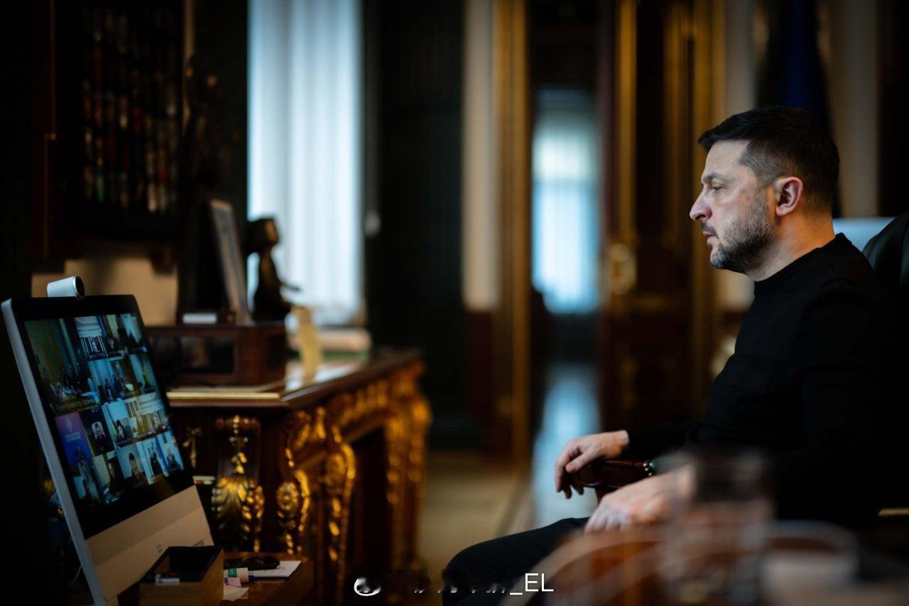 泽连斯基表示，昨晚俄罗斯军队确实信守承诺停止打击乌克兰的能源基础设施，但转而开始