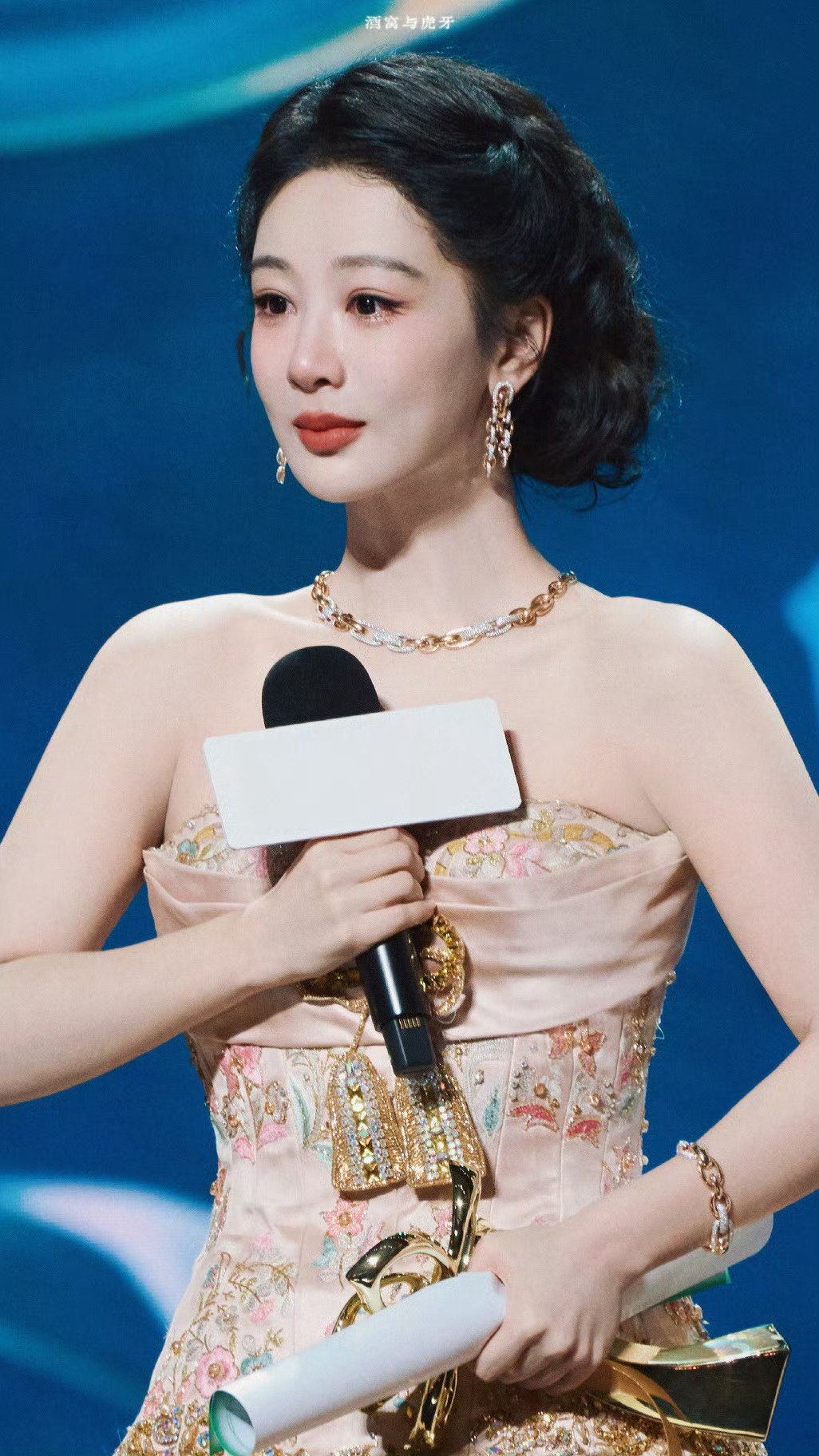 杨紫杨紫27年终于开出了一朵玉兰花杨紫家业 野心、能力、气魄、胸怀交织，绘就李祯