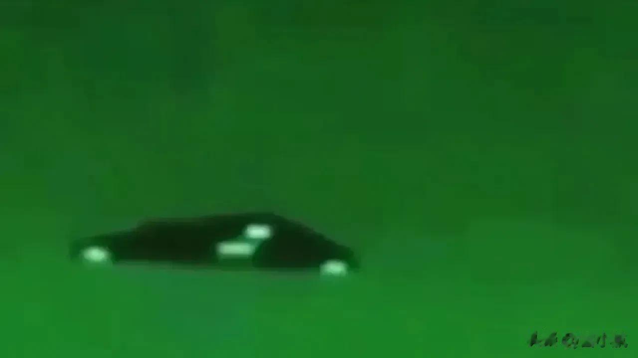 不装了，成都昨天出现的不明飞行物就是六代机，你看那速度那形状！[捂脸]