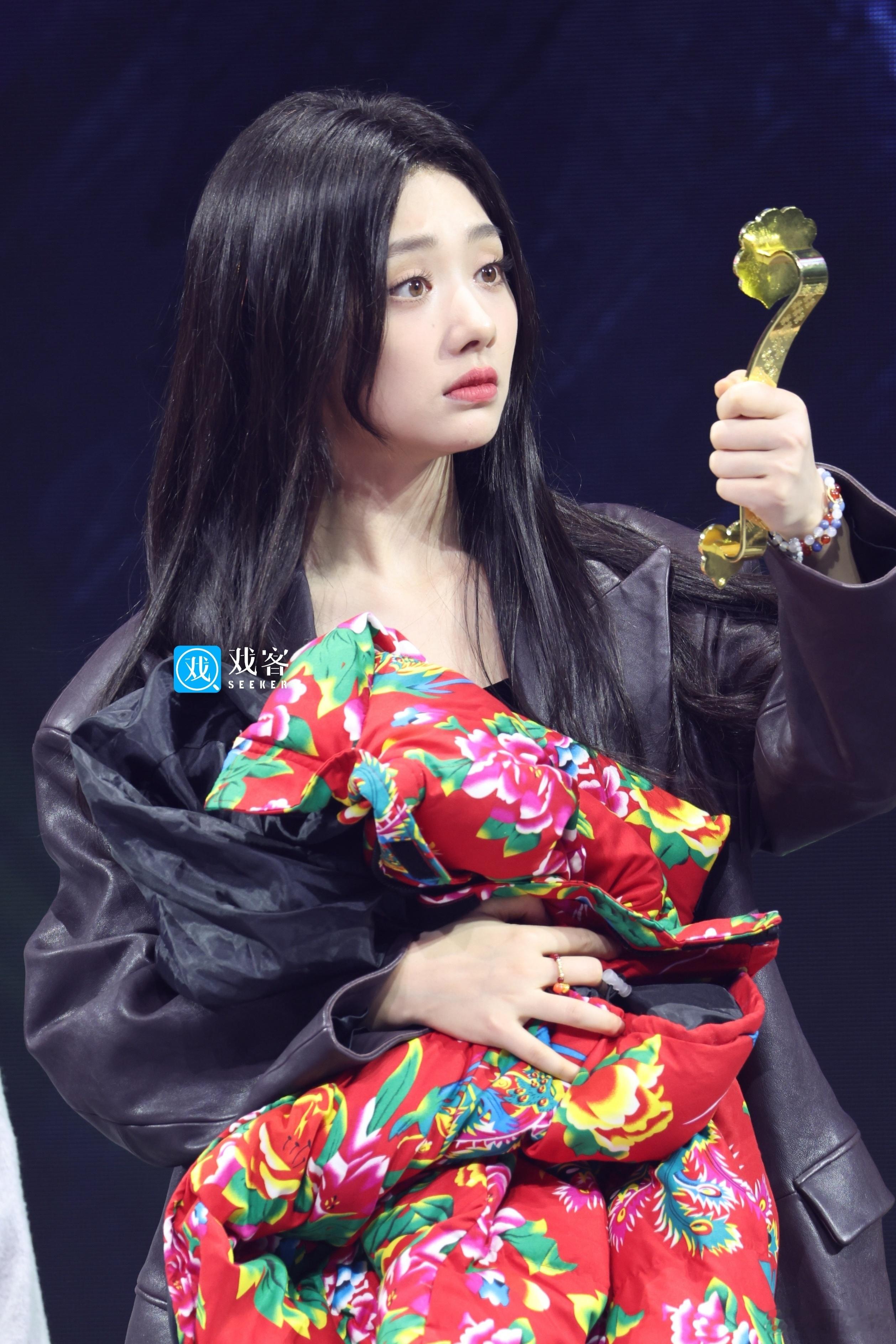 00花新剧开年对打  这届00花是不是也太厉害了？王影璐在异人2之中的表现依旧惊