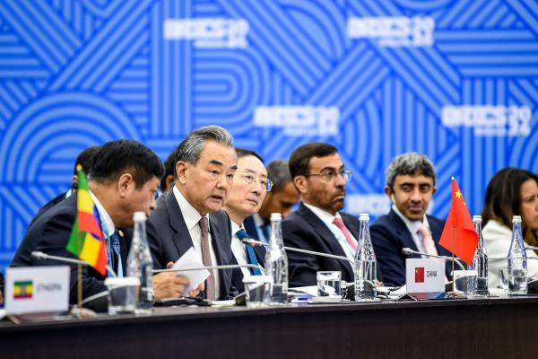 #王毅[超话]# 当地时间2024年6月10日，出席金砖国家外长会晤。 ​​​
