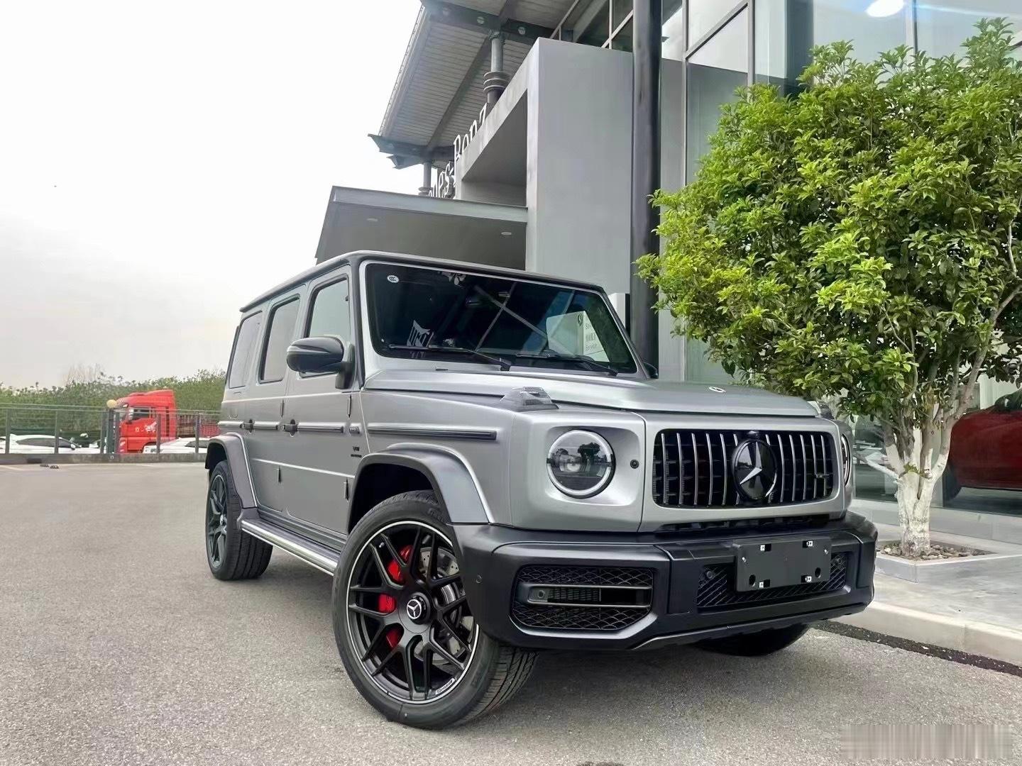 G63铂金公爵版哑光铂金灰/白内现在加36万含消费税配置到顶 ​​​
