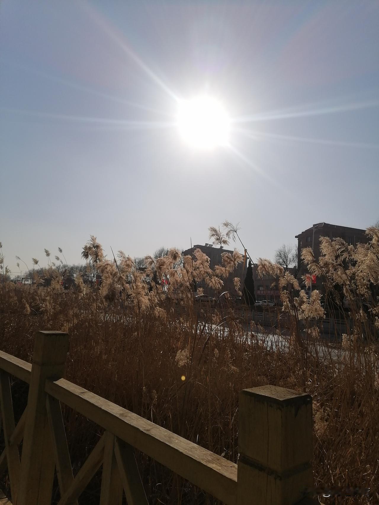 买车票时间点一定注意。凌晨一点那是第二天了，特别是需要换乘的，更要注意，前一段是