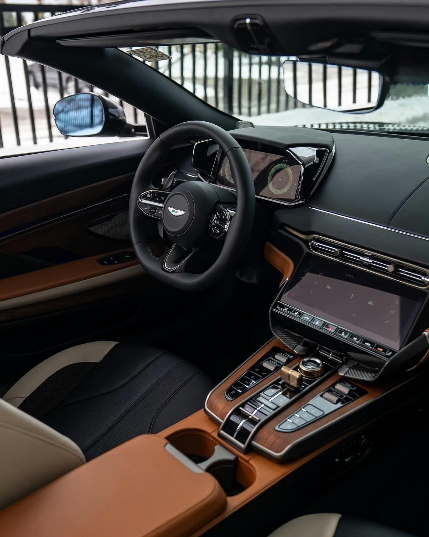 阿斯顿·马丁 Vanquish Volante 60 