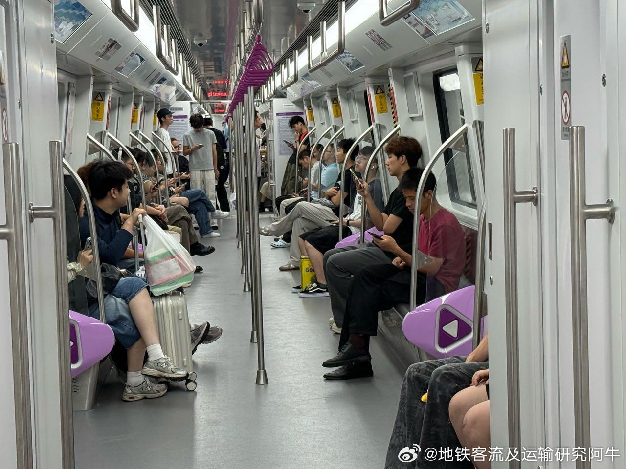 厦门地铁网友： 2026.09.24（周四，中秋节前夕），P1：20:04，厦门