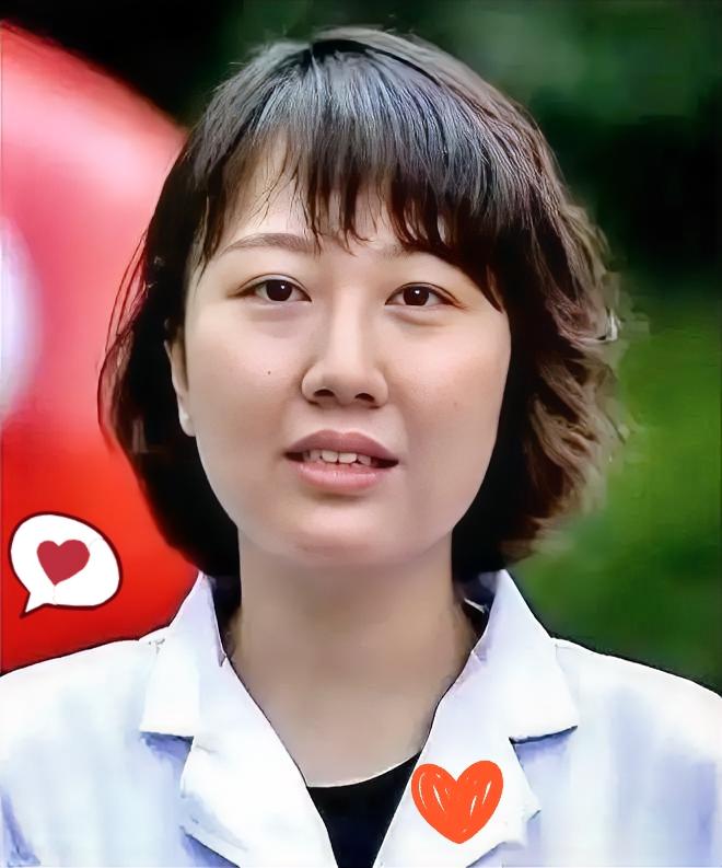 43岁离异带娃，熬到主任医师的位置，终究栽在了已婚副院长的暧昧里。
 
不少人骂