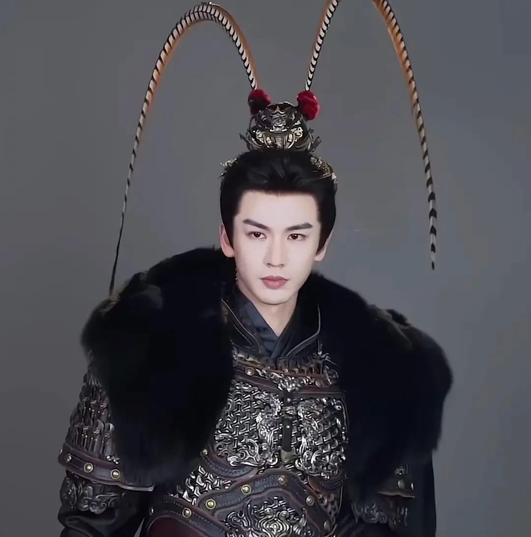 《逐玉》庆功宴取消了，看来“粉底液将军”的负面影响真的很大，张凌赫接下来该怎么拯