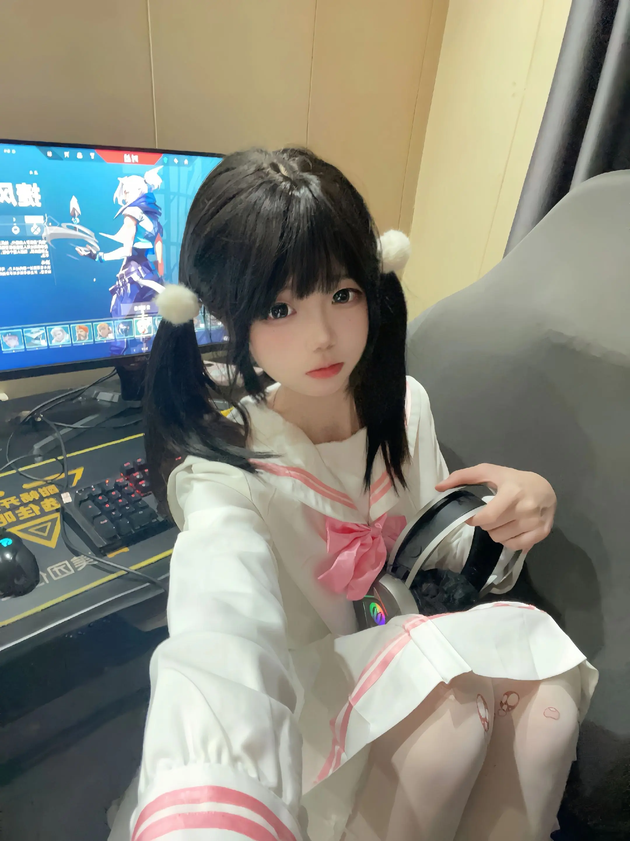 你总是问我无畏契约和你哪个更重要 但无畏契约就不会这么问我