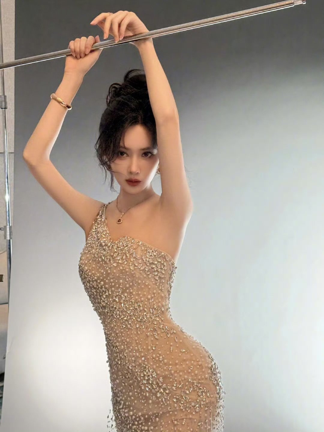 孟子义身材比例孟子义的身材曲线啊啊啊啊孟姐的这个身材曲线勾鼠我辣～ ​​​