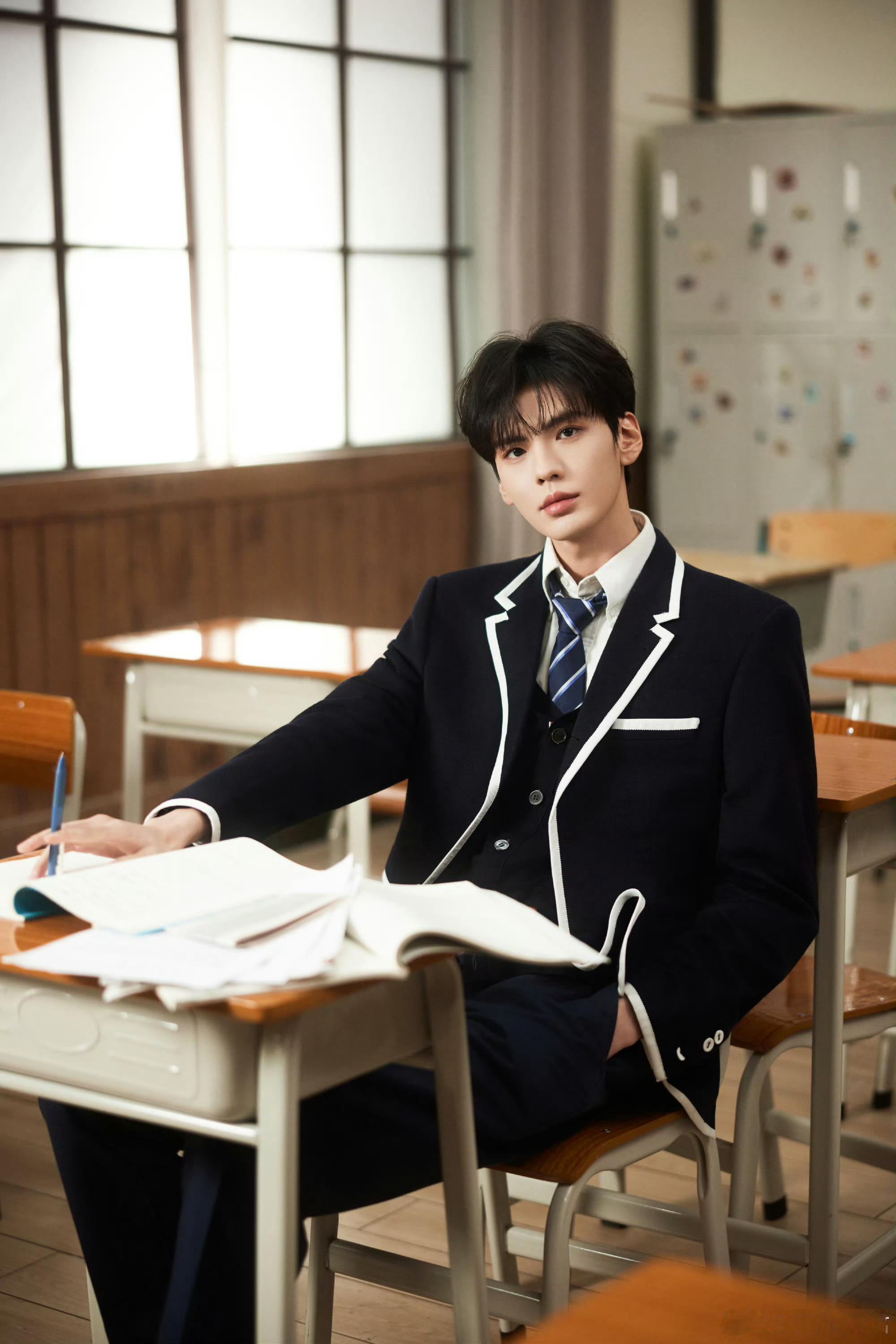 双向奔赴的浪漫时刻！ 生日直播暖心上线，不仅分享成长感悟超戳心，还现场清唱新歌甜