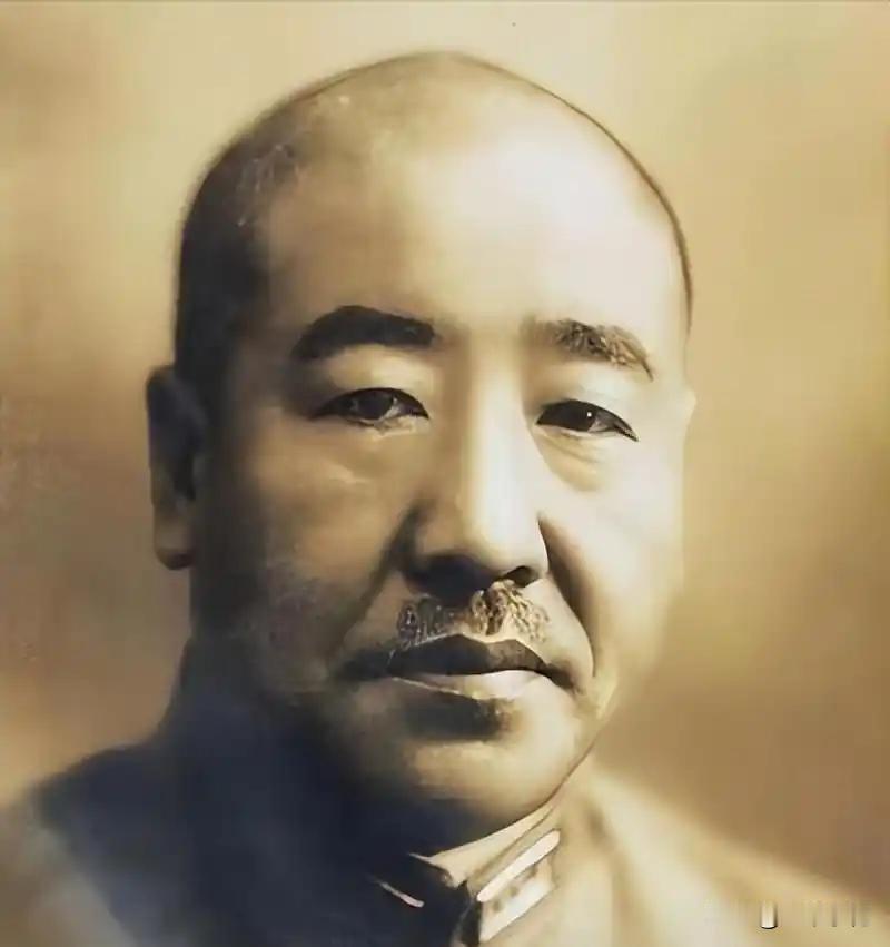 1943年太行山，庞炳勋被围47天粮尽弹绝，雨夜做了个决定：交出八路军一个班！十