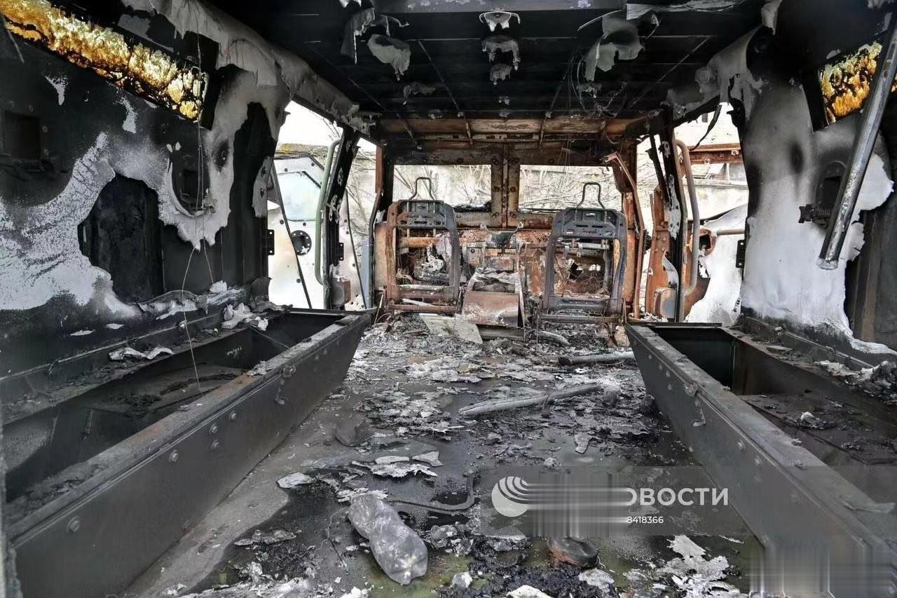 快讯：瓦格纳在巴赫穆特摧毁了一辆乌克兰 Roshel 装甲车

Wagner d