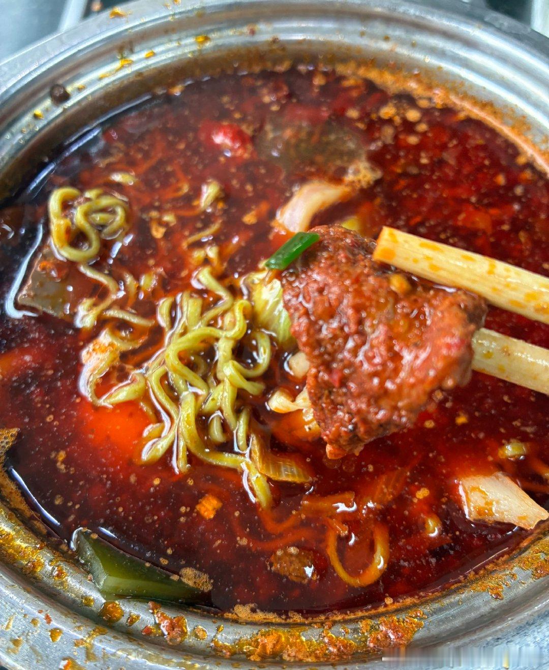 馋死了，可算胃腾空吃上了，蔬菜和麻辣肉杀手🥷 
