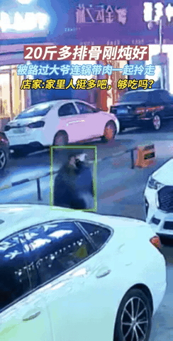 辽宁沈阳发生一件让人哭笑不得的事，一家火锅鸡店老板把刚炖好、还发烫的20斤排骨放