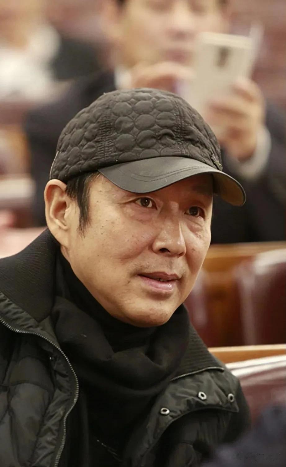 知名记者唐师曾说:陈道明老师的演技很一般，演完康熙后，总喜欢端着，演什么都一个味