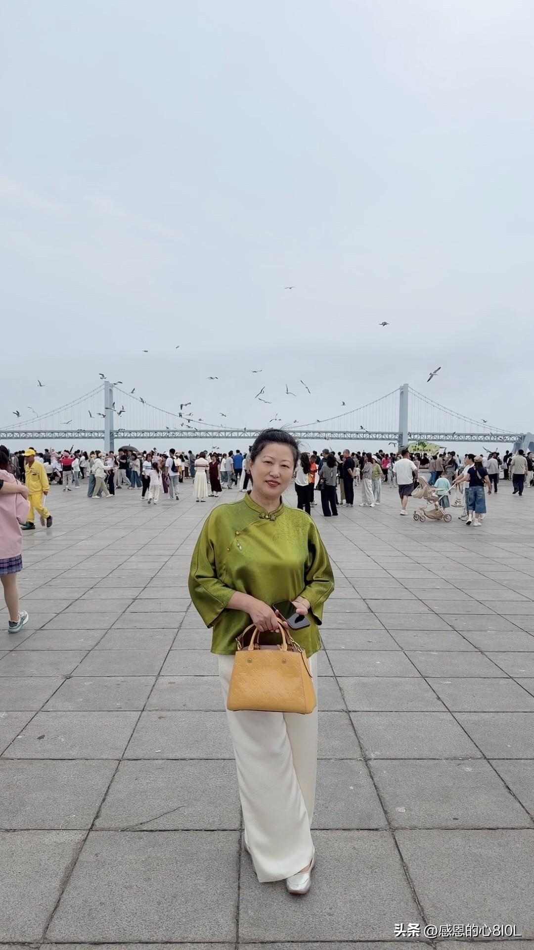 60后的你们，已经老到什么程度了？

65年1月出生，属龙，
现在是这个样子：