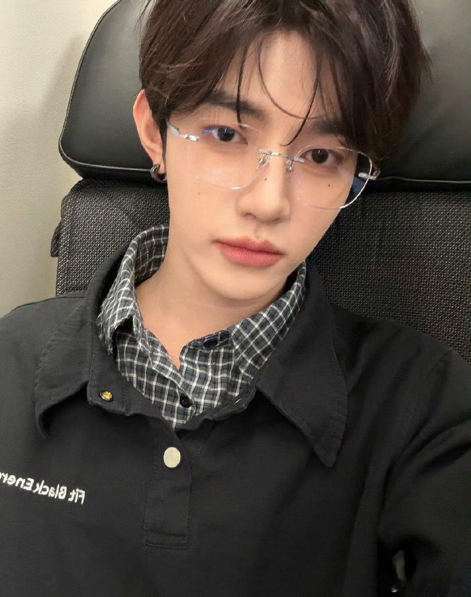 章昊开通微博看到这个词条我还以为开了呢？！ 