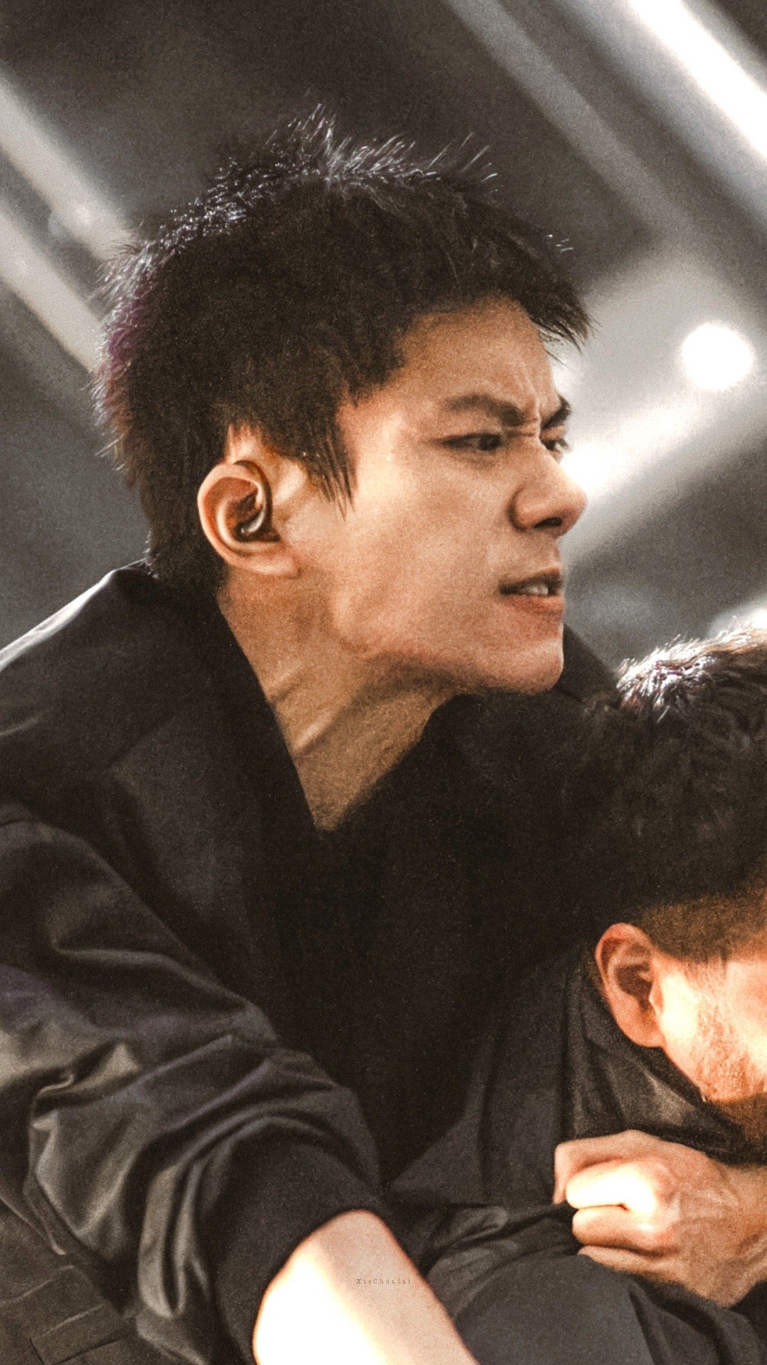 易烊千玺弟弟13岁近照印象里他的弟弟应该是素人吧所以没必要总是关注🥹🤔有时间