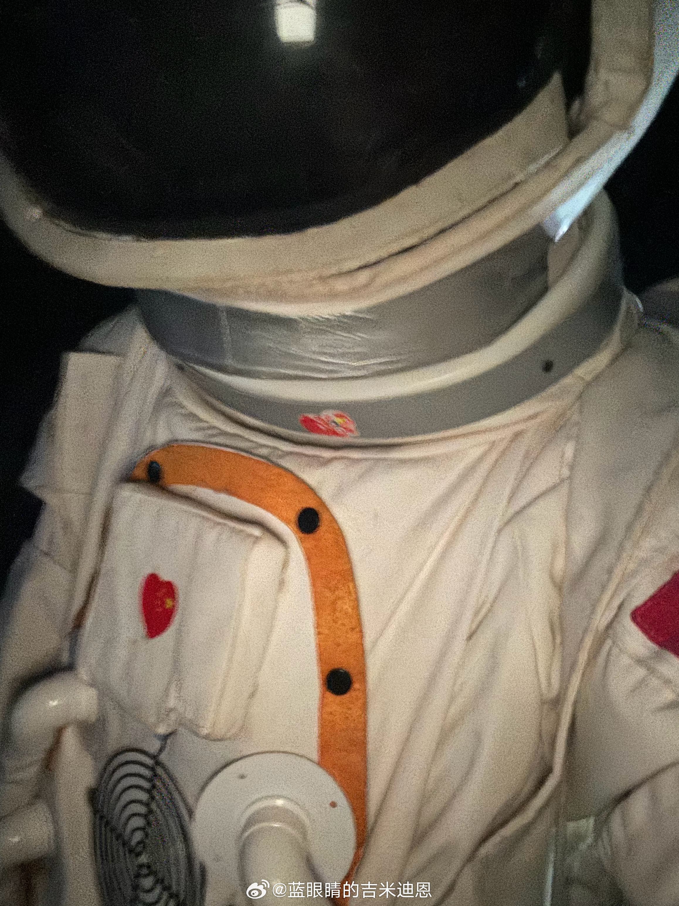 深夜来到在火山上追星星、放烟花 ​​​