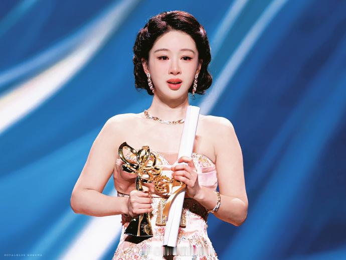 杨紫杨紫董竹君 yz杨紫玉兰花开君再来 你走进我心里的那一刻起，就没有人能代替你