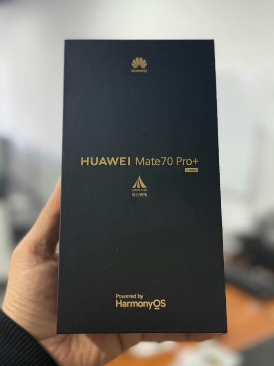 假如你是一名老师 期末学生家长硬塞给你一部华为手机 说是感谢你一年对孩...