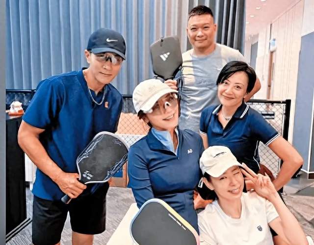 刘恺威小20岁女友太会撩！车内挑逗、打球都不松手，刘恺威已沦陷