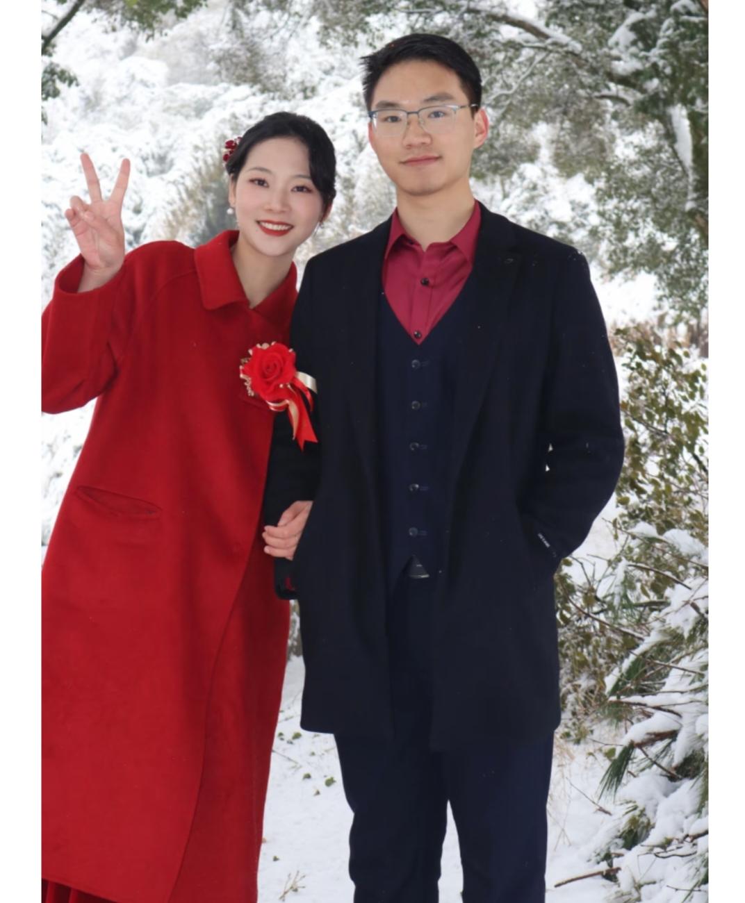 36岁的闺女终于结婚了
这一走
我不知道心里是开心还是难受?

女儿是上海复旦医