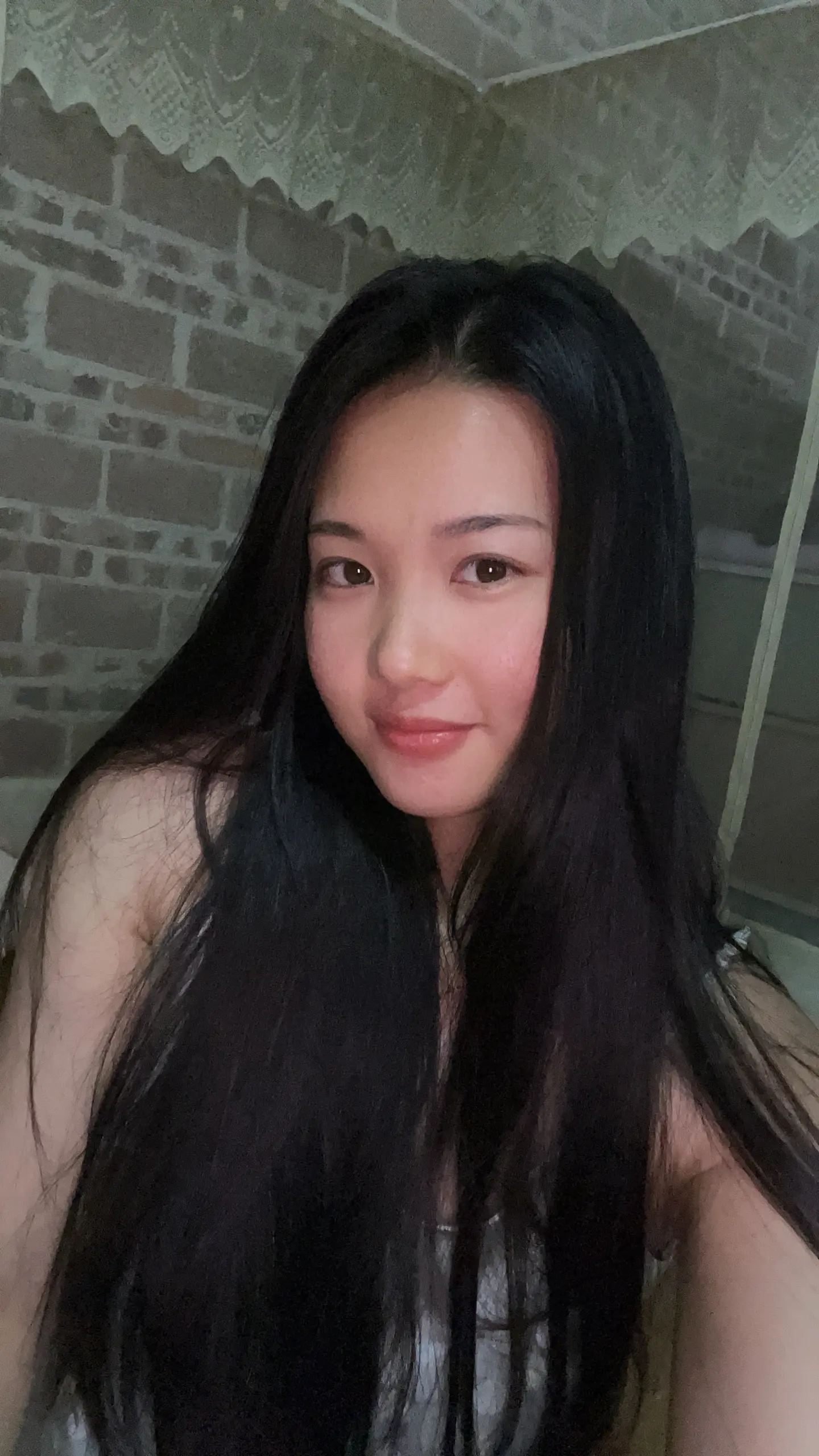 想说点什么 好像又不知道该怎么说 久而久之我也变得越来越讨厌表达自己的想法