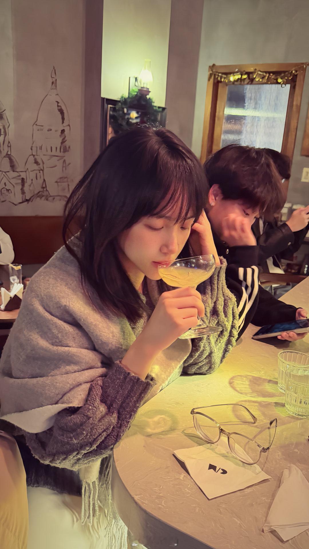 可劲玩吧妹子 明天上班心情就差了 