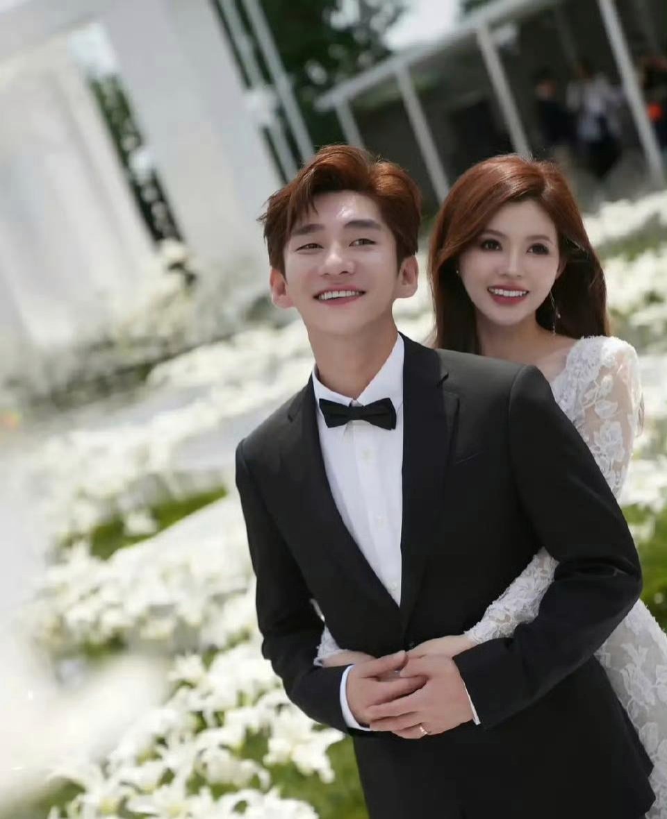 《这就是街舞》的冠军韩宇结婚了！老婆感觉很像个网红 ​​​