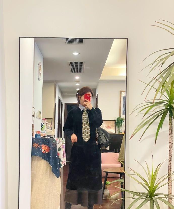 P1 雨天长靴，又一次被迫在机场脱下了我的尊严……
P2 本来睡挺早的（）愣是聊