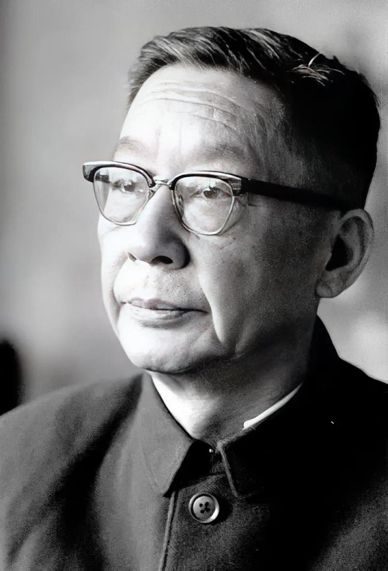 1966 年 8 月 24 日‌，中国现代著名作家、人民艺术家老舍在北京太平湖投