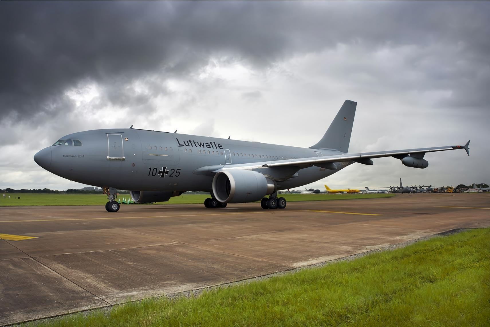 每天认识一件兵器 欧洲A310 MRTT空中加油机机身长度：47.4米机身高度：