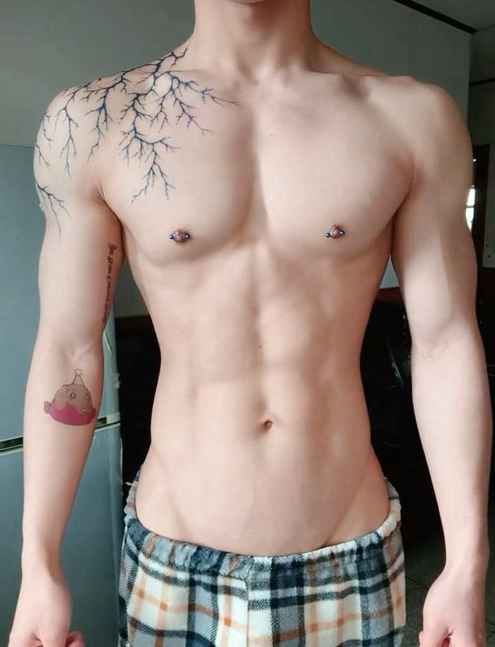 你总推开我,没关系,地球是圆的, 我迟早会回到你身边 