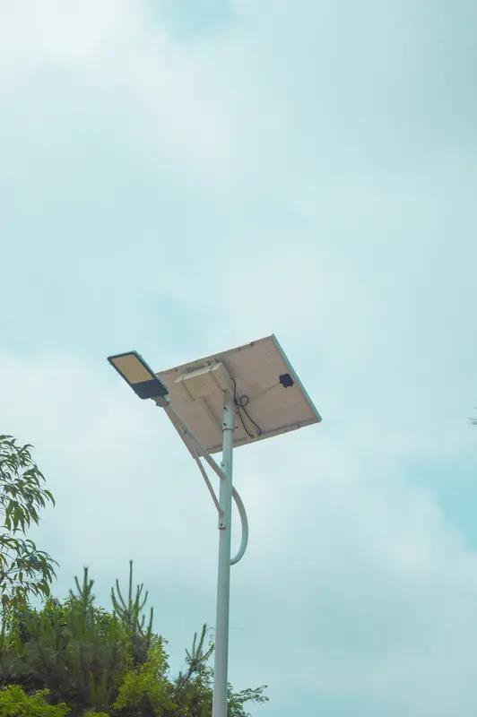 太阳能灯真的是智商税吗？网上说一个太阳能灯大概四五十块钱四五十块钱的电费够用好几