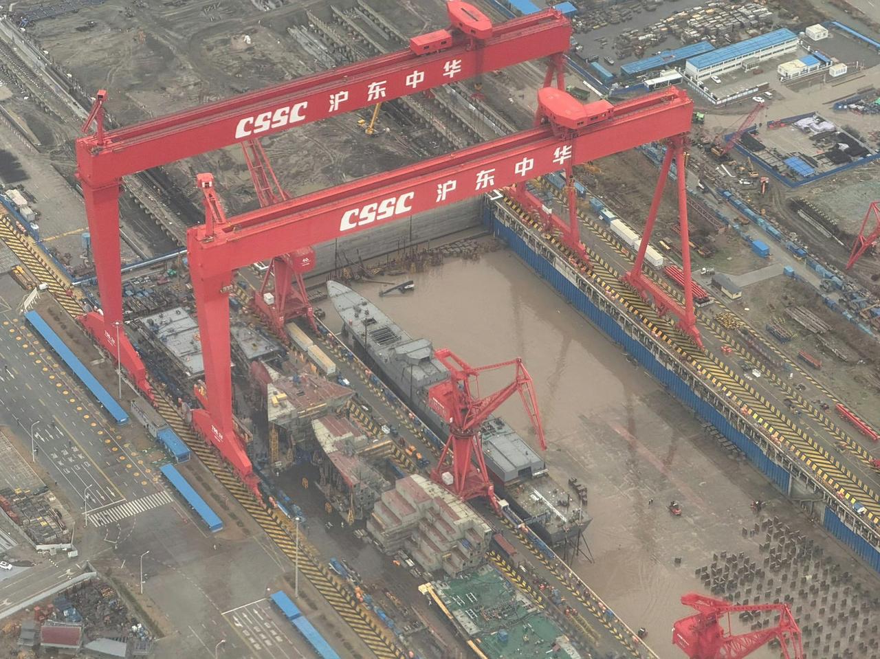 054B三号舰预计年内下水