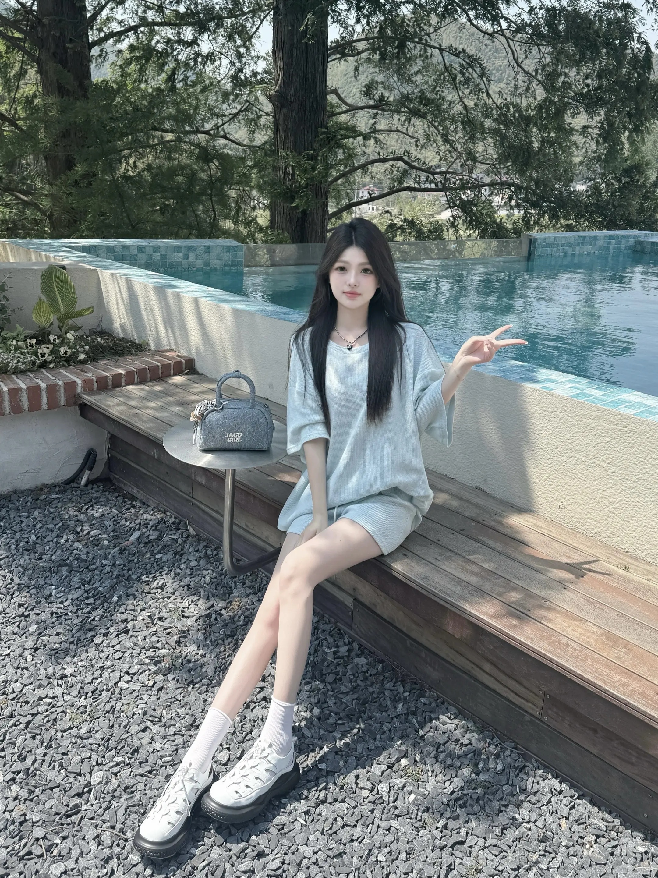 我要稳稳的幸福 要那种可以紧紧抓住的 我赌气跑开也会追上我的