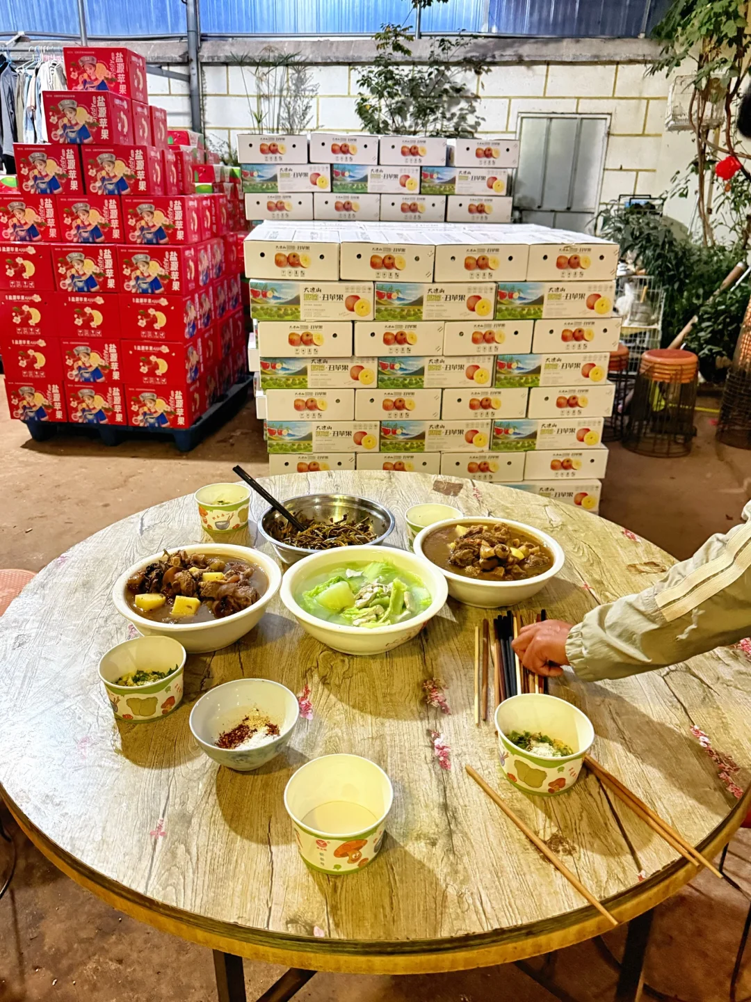 等快递来拉货的时间，终于可以吃午饭了！