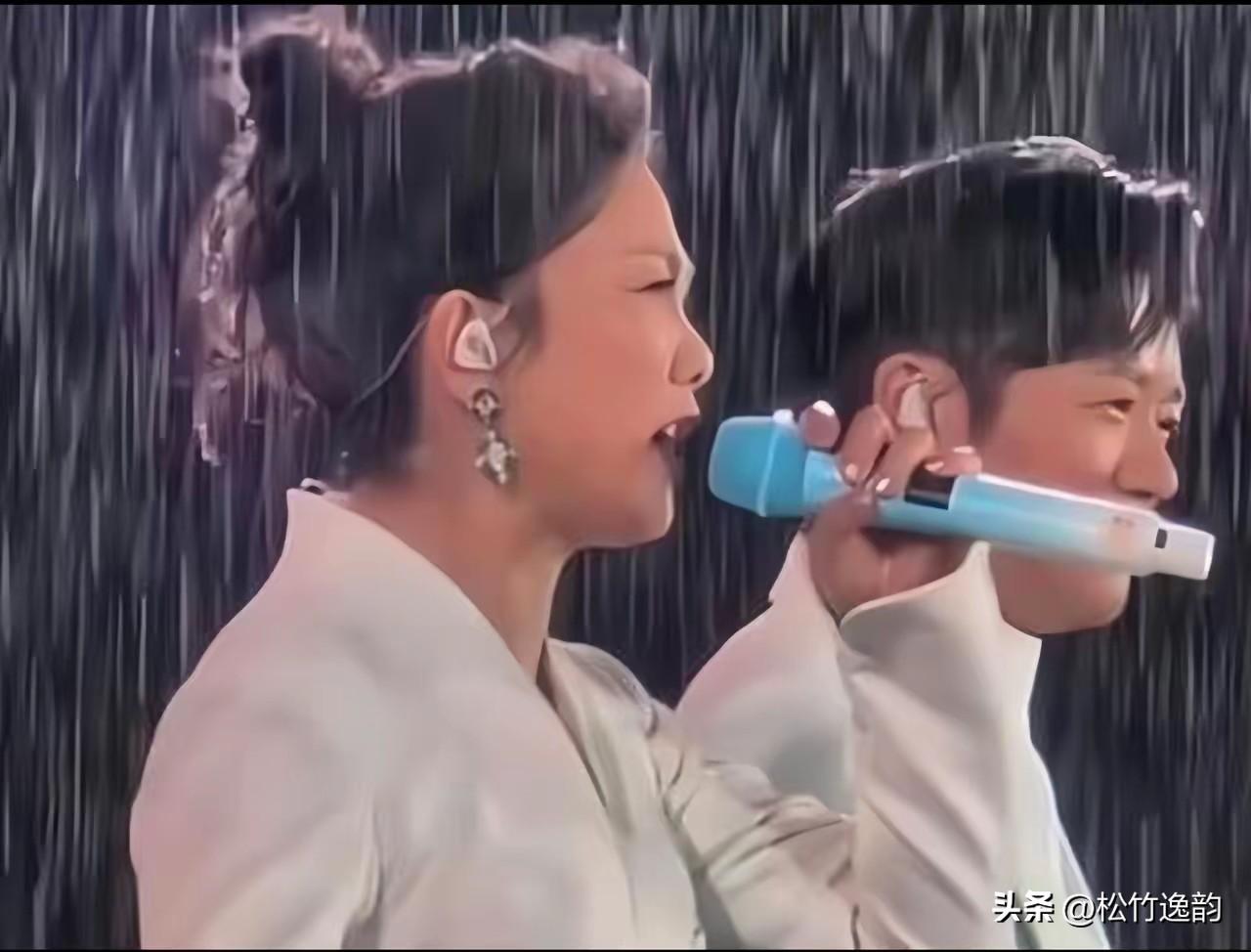 谁懂啊！玲花这次真太不对劲了，不是因为她学曾毅，也不是高音太稳了，而是暴雨淋成落