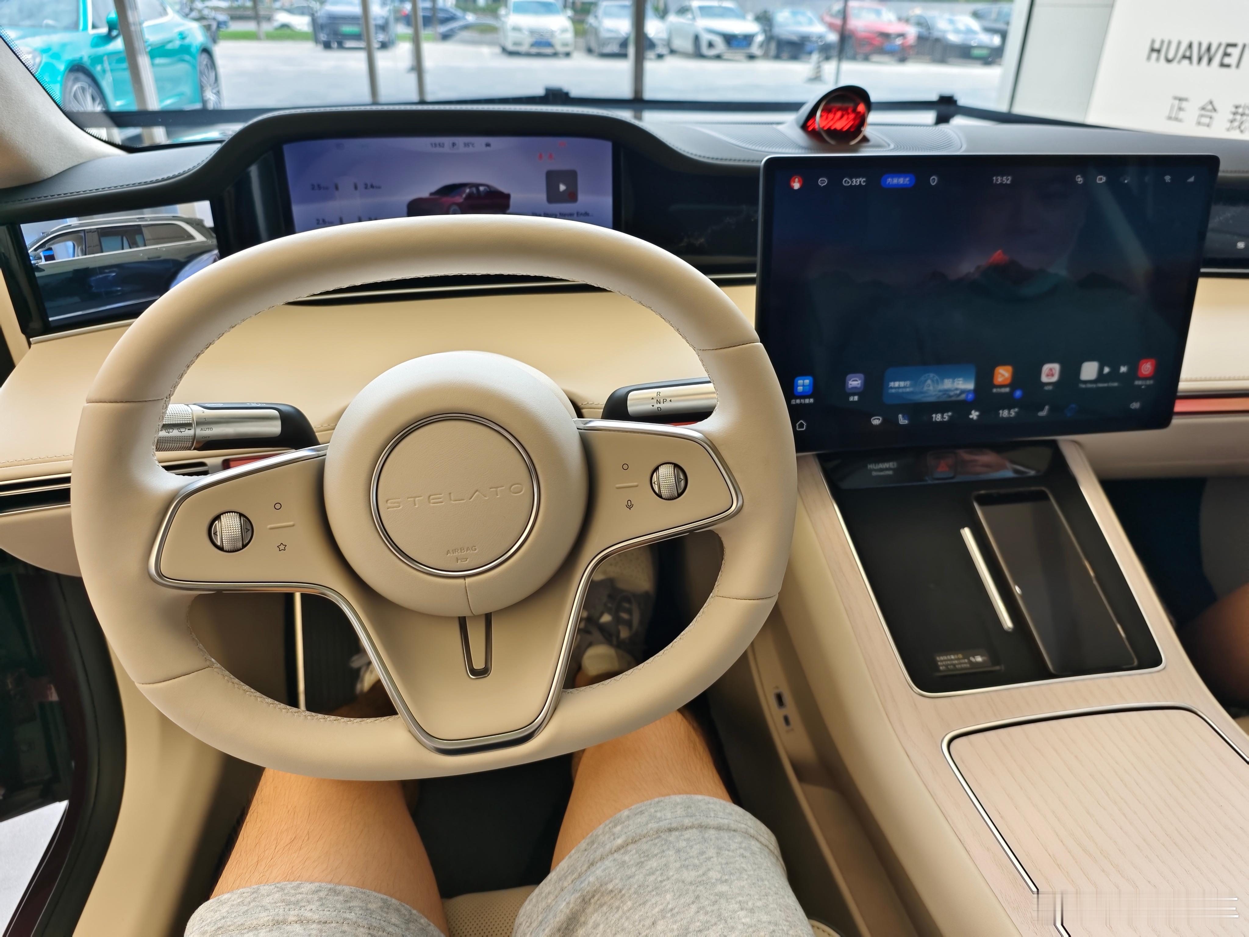 来体验一下高级车，别的不说单纯前后排座椅舒适性确实yylx，尤其是零重力座椅的豪