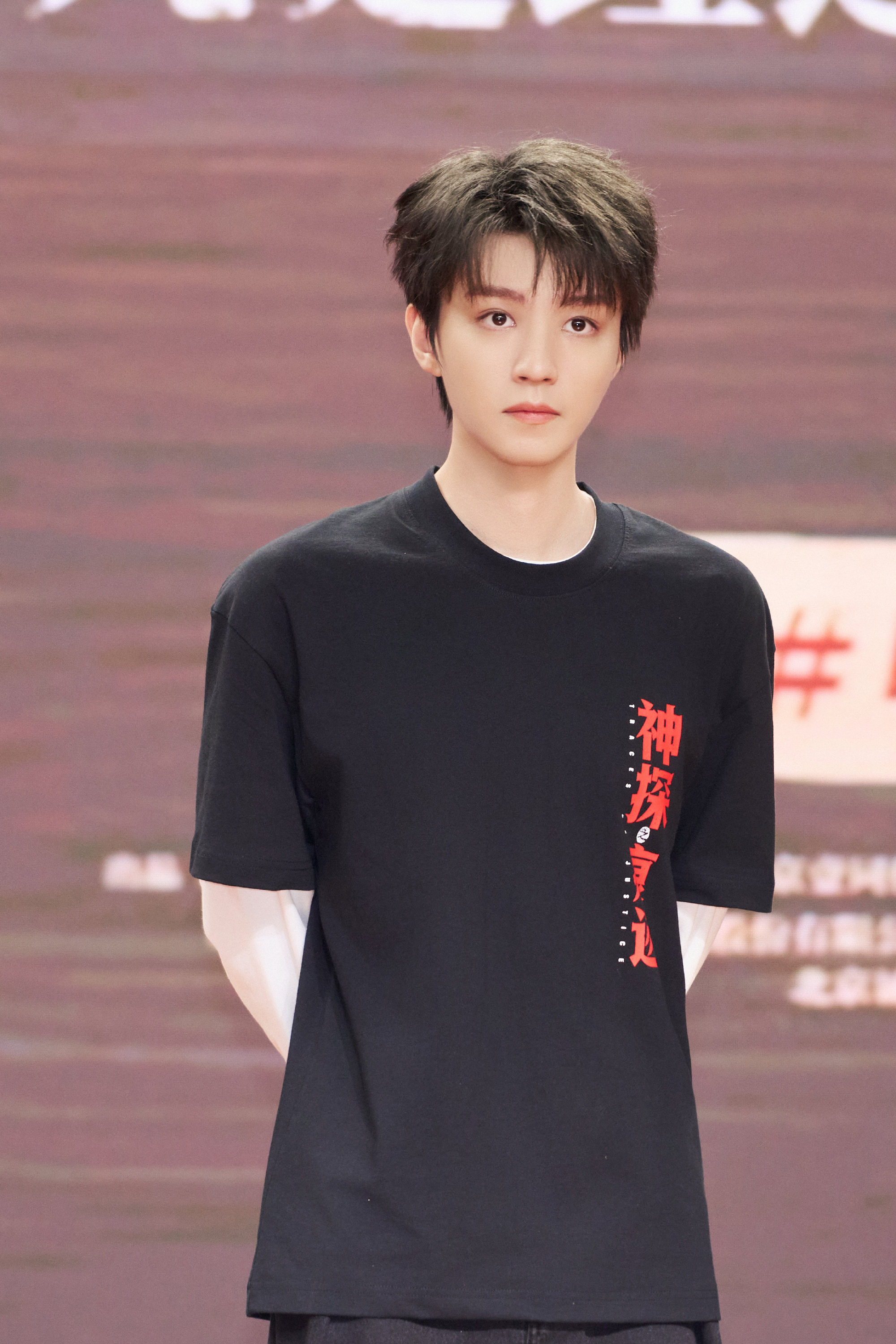 1.宋佳的奖运一直都还不错。2.王俊凯经常会收到粉丝写的信，不过工作人员都会先筛