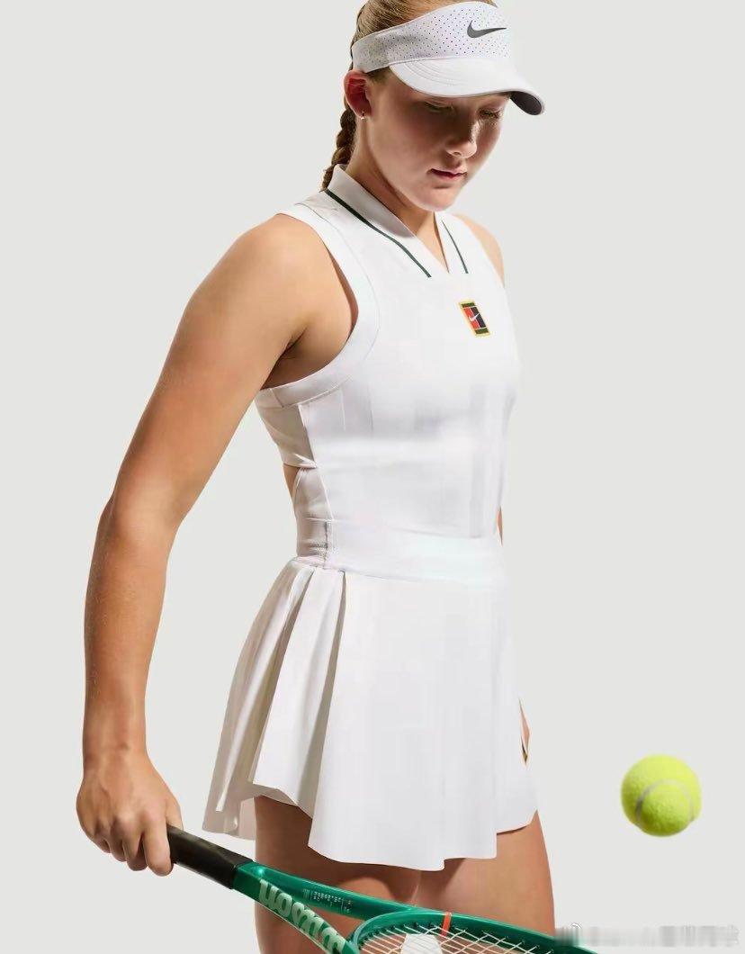 法网冠军安德烈娃的温网战袍成熟感有点温网2026wta