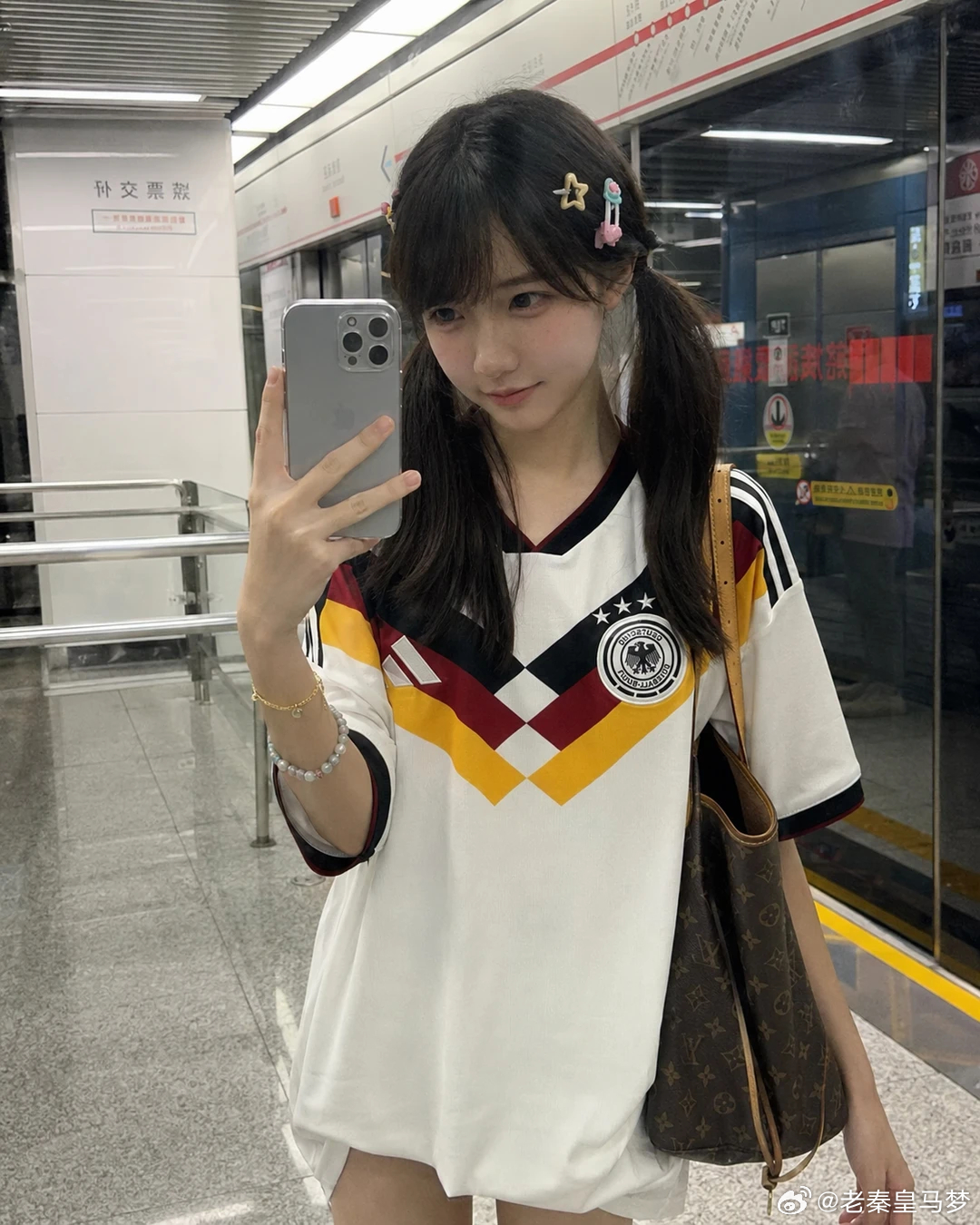 桑巴炫技耀星空，铁桶横陈气势雄。时间： ⏰ 08:30联赛：世界杯 巴西vs海地